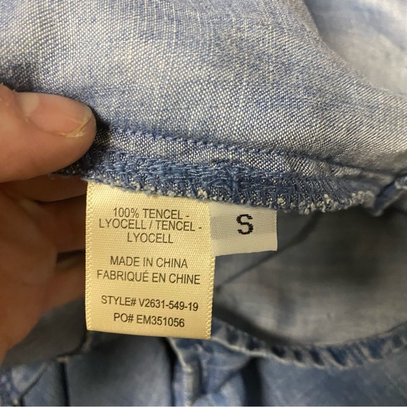 Chelsea & Violet Long Sleeve Button-Up Split Tails Shirt Size S - Picture 5 of 5